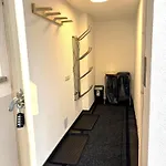 Mona Apartman *